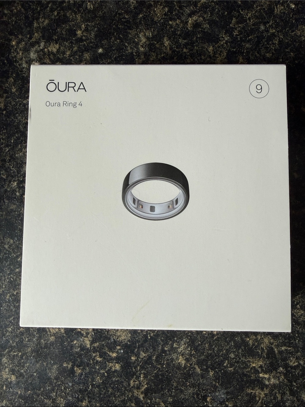 Oura Ring 4 Black with Silver Interior - Smart Health Ring